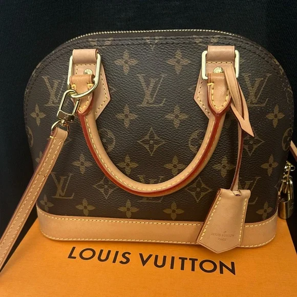 Louis Vuitton Alma BB *Beautiful Condition* w/lock, key & dustbag -like new! - Picture 2 of 16